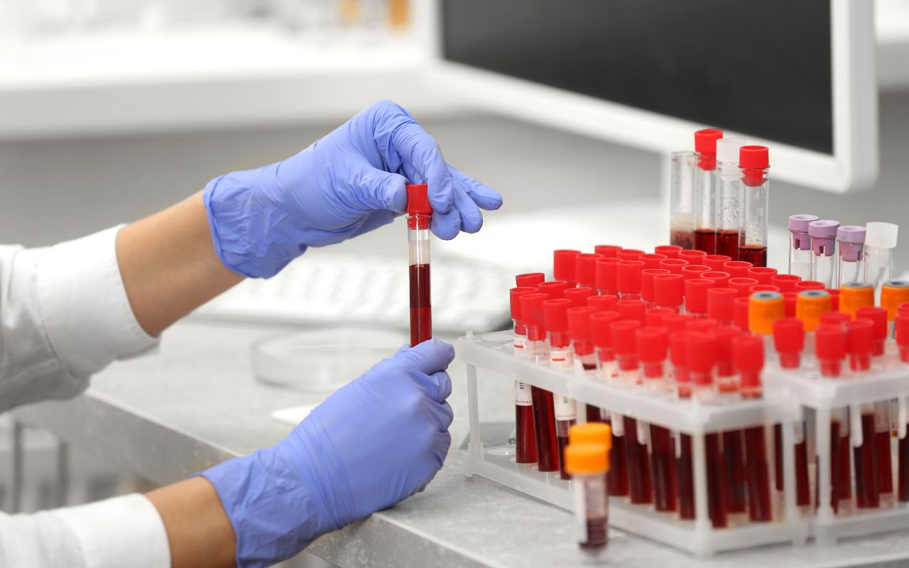 Cytotoxic Biosafety Cabinet 9 Clinical & Diagnostic Laboratories
